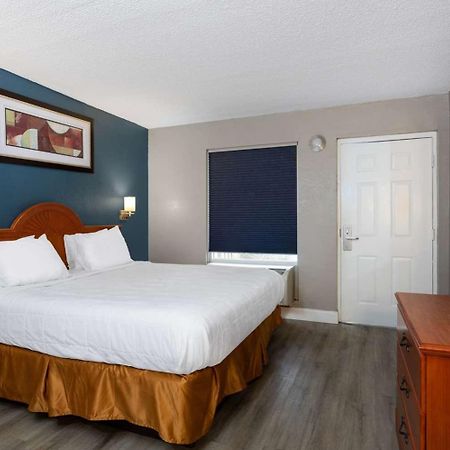 Baymont By Wyndham Marianna Hotel Exterior photo