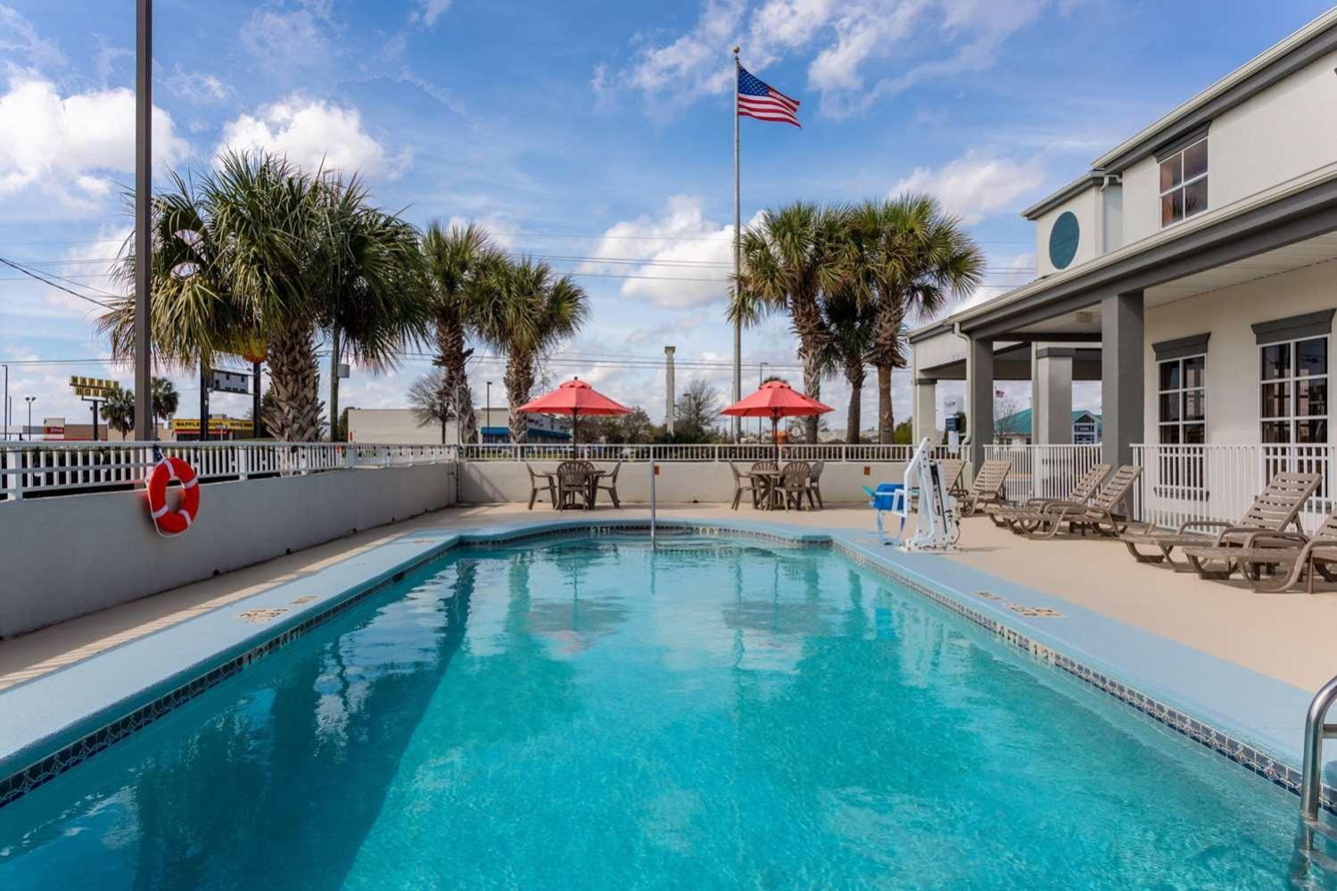 Baymont By Wyndham Marianna Hotel Exterior photo